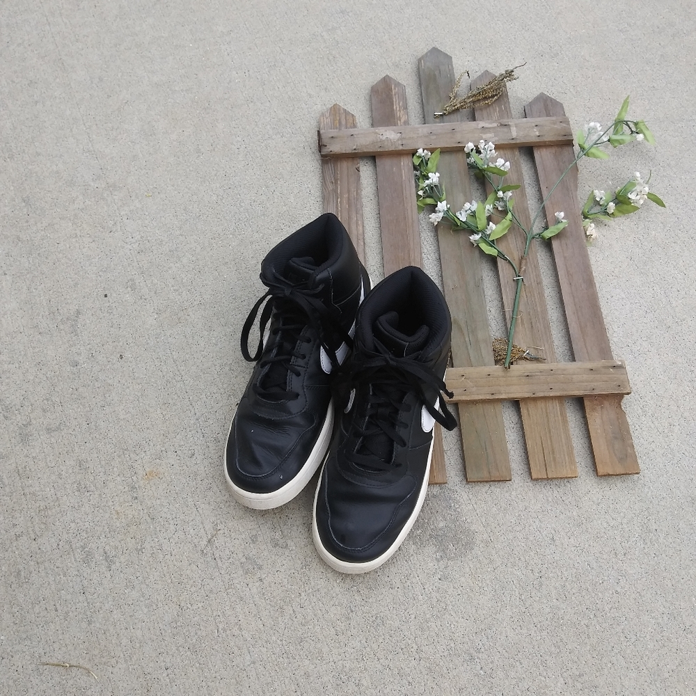 NIKE Ebernon Mid